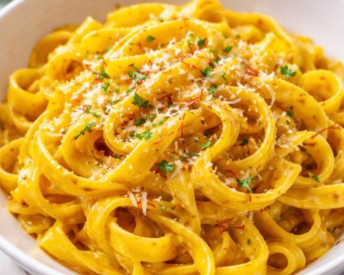 طرز تهیه سس زعفرانی پاستا