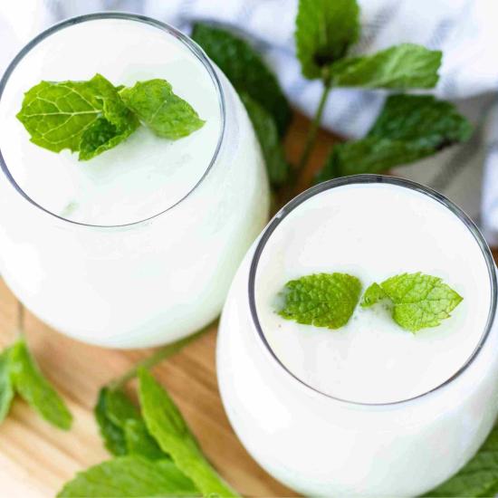 Ayran Naz alla menta